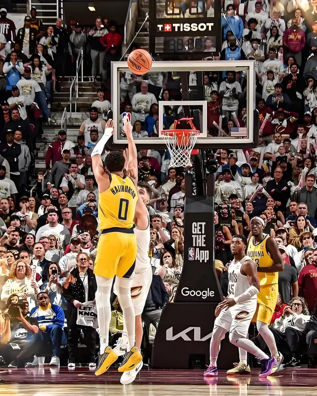 步行者主场力克老鹰，勒布朗表现火热的简单介绍