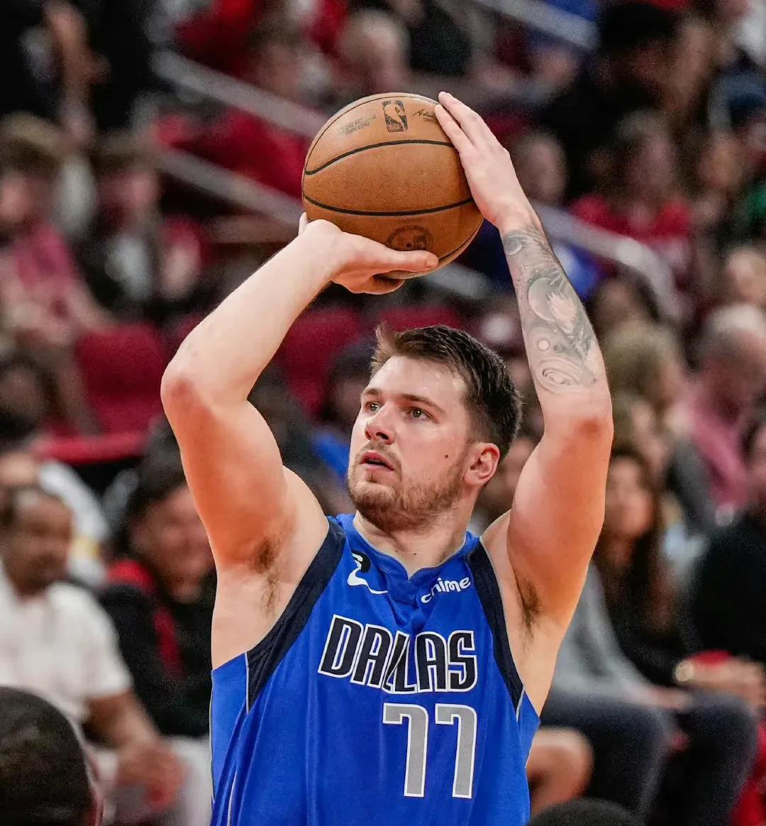 九游体育APP下载-勇士横扫奇才，萨姆·米切尔高光表现