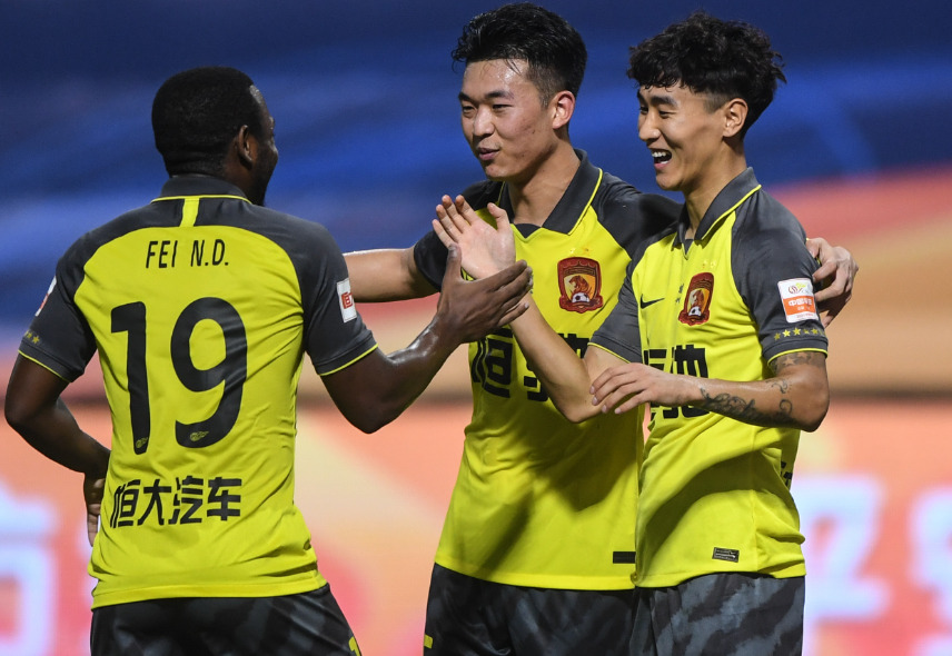 恒大客场击败力帆,取得联赛三连胜领跑积分榜的简单介绍 恒大客场击败力帆,取得联赛三连胜领跑积分榜的简单介绍