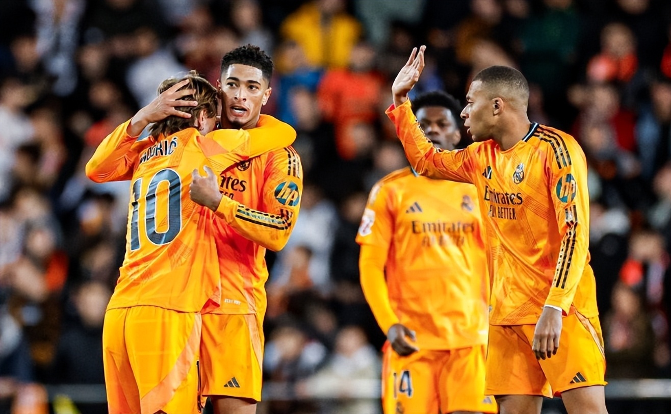 九游娱乐官方网站-瓦伦西亚球员团结获得关键胜利的简单介绍