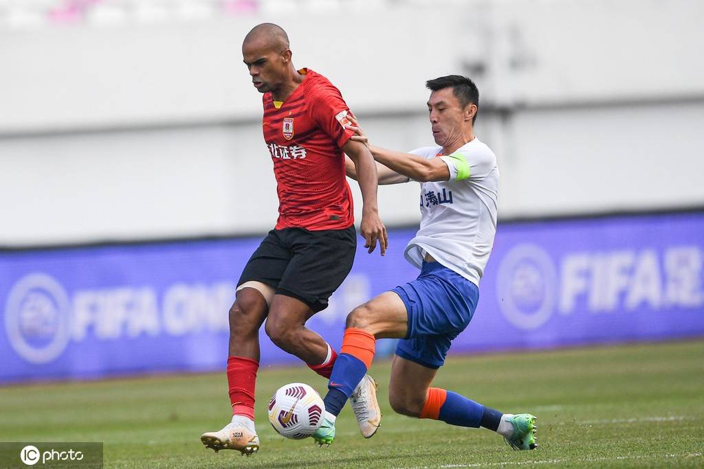 九游体育-包含洛卡特利世界波破门，帮助球队晋级的词条