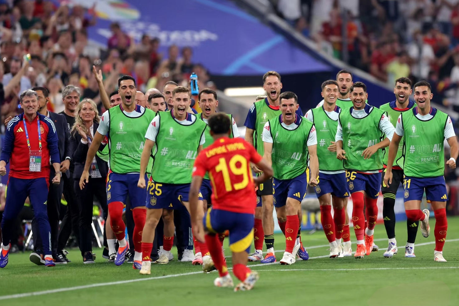 赛场战绩精彩连连,各国代表团奋勇拼搏的简单介绍 赛场战绩精彩连连,各国代表团奋勇拼搏的简单介绍