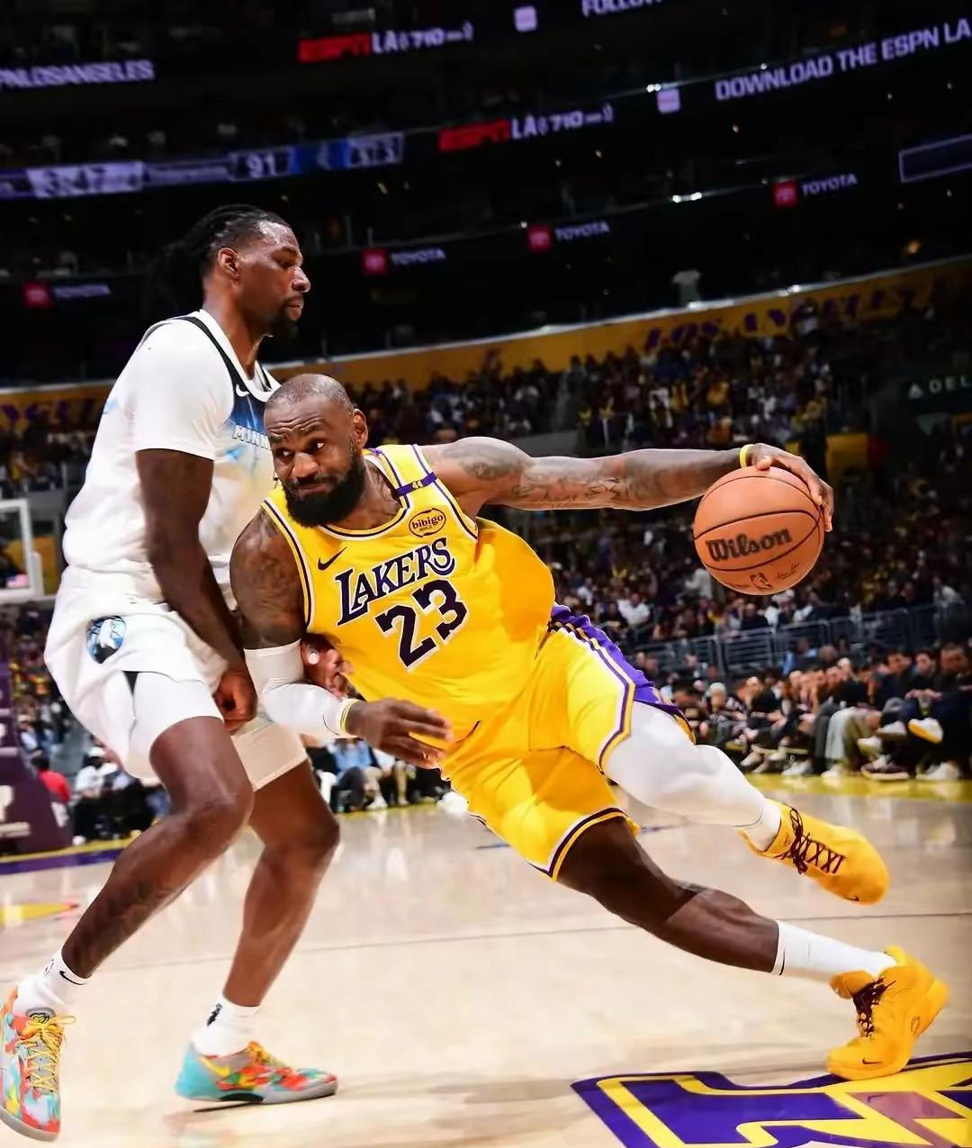 九游娱乐首页-骑士胜灰熊，詹姆斯全方位发挥