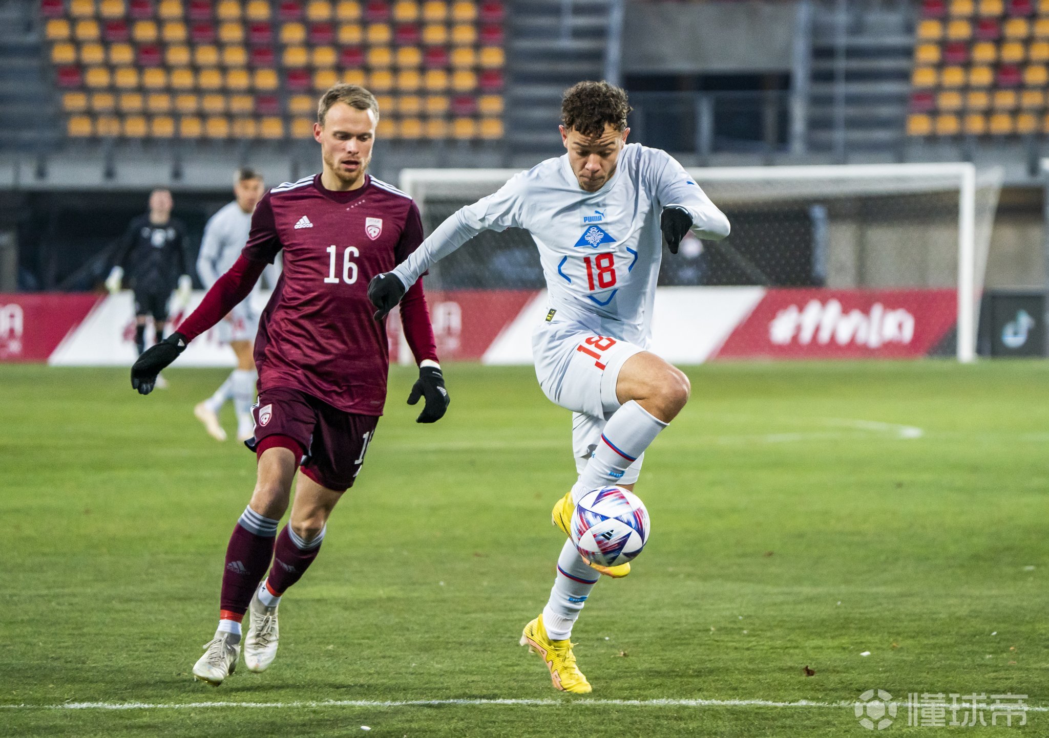 关于波兰客场逼平冰岛，小组出线前景依然明朗的信息