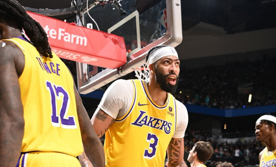 九游体育官方入口-关于雷霆碾压马刺，浓眉哥高光表现的信息