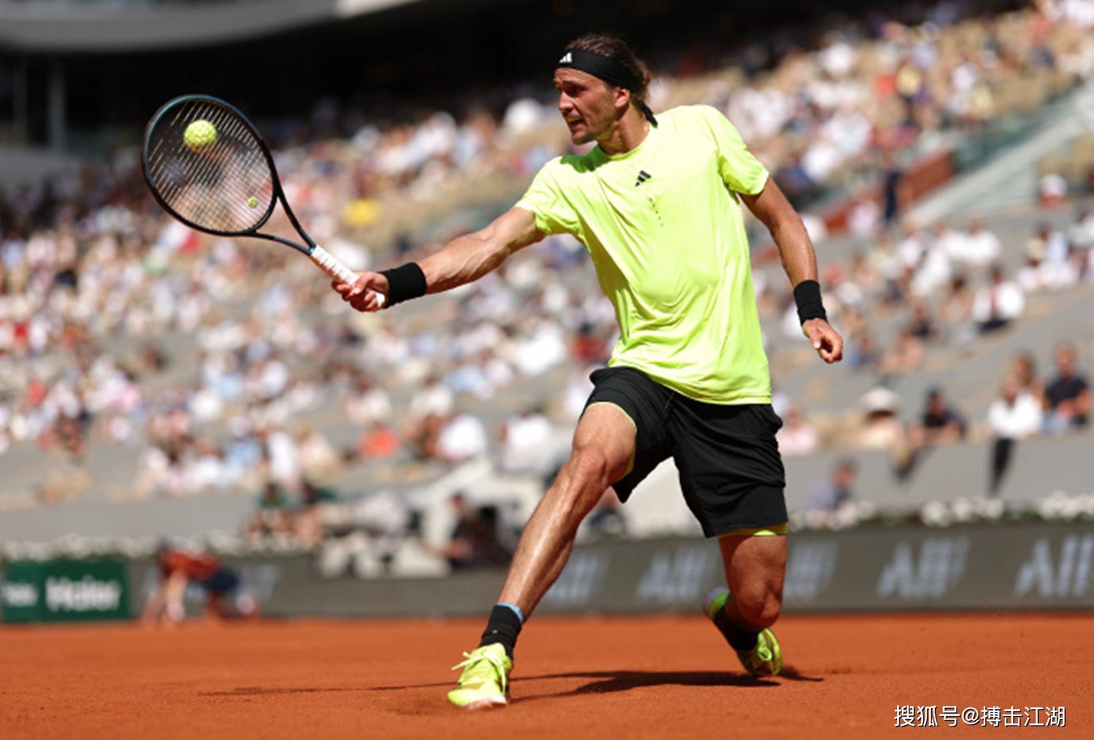 九游娱乐官方-包含拉沃尔杯碾压法网，兹维列夫惊艳四座的词条